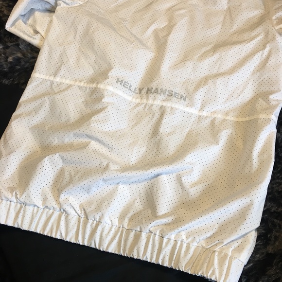 *SOLD* BNWT Helly Hansen white wind breaker Sz Small - Picture 7 of 7